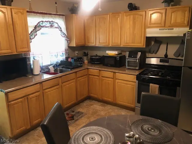 13104 Wainfleet Avenue, Cleveland, OH 44135 - #2