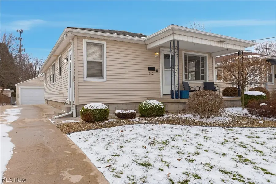 612 Maplewood Avenue, Struthers, OH 44471 - #2