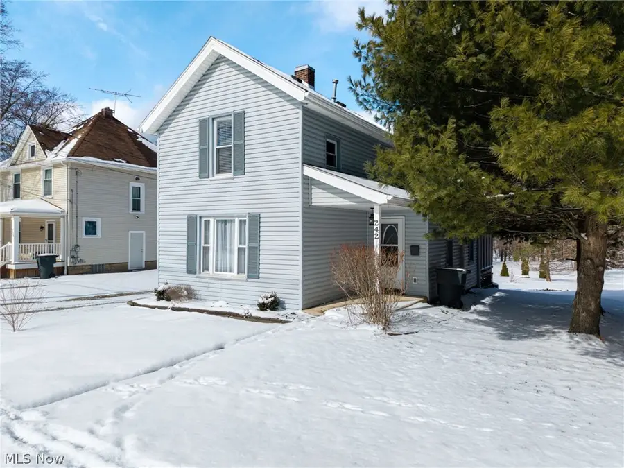 242 E Walnut Street, Wadsworth, OH 44281 - #2