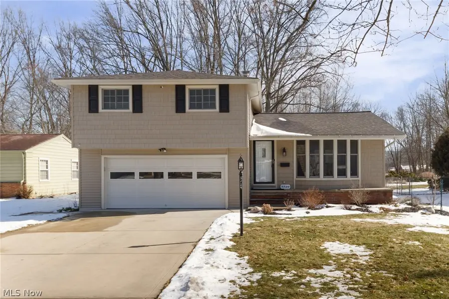 5729 Forest Ridge Drive, North Olmsted, OH 44070 - #2