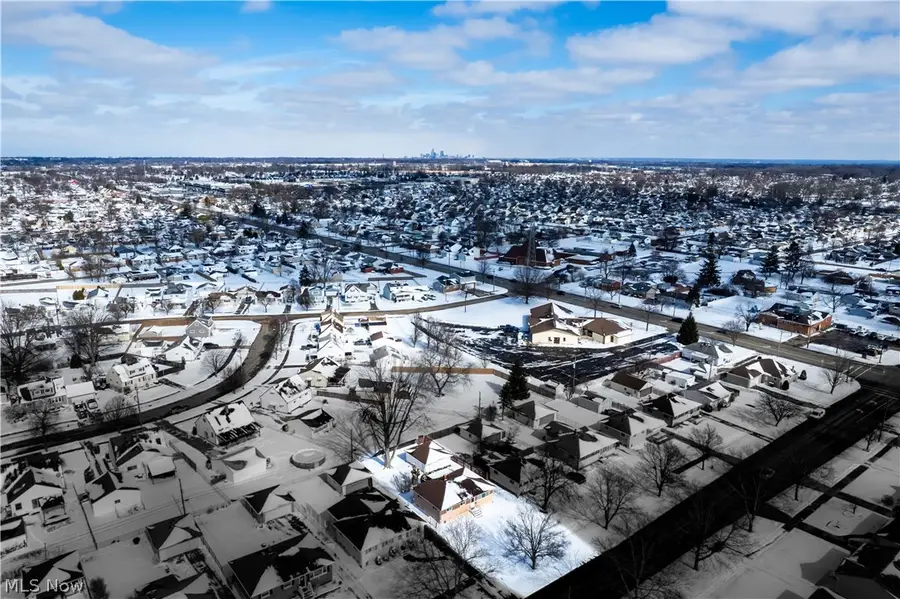 15424 Holland Road, Brook Park, OH 44142 - #3