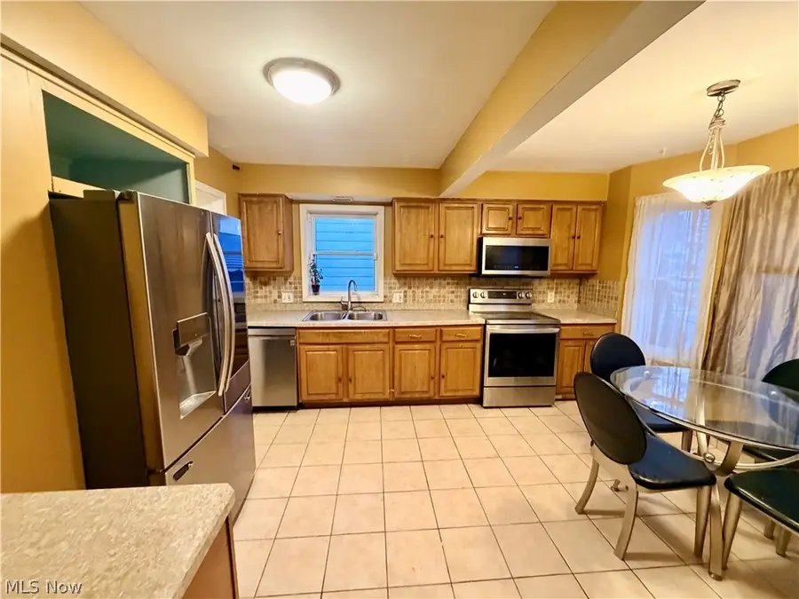 5212 E 105 Street, Garfield Heights, OH 44125 - #2