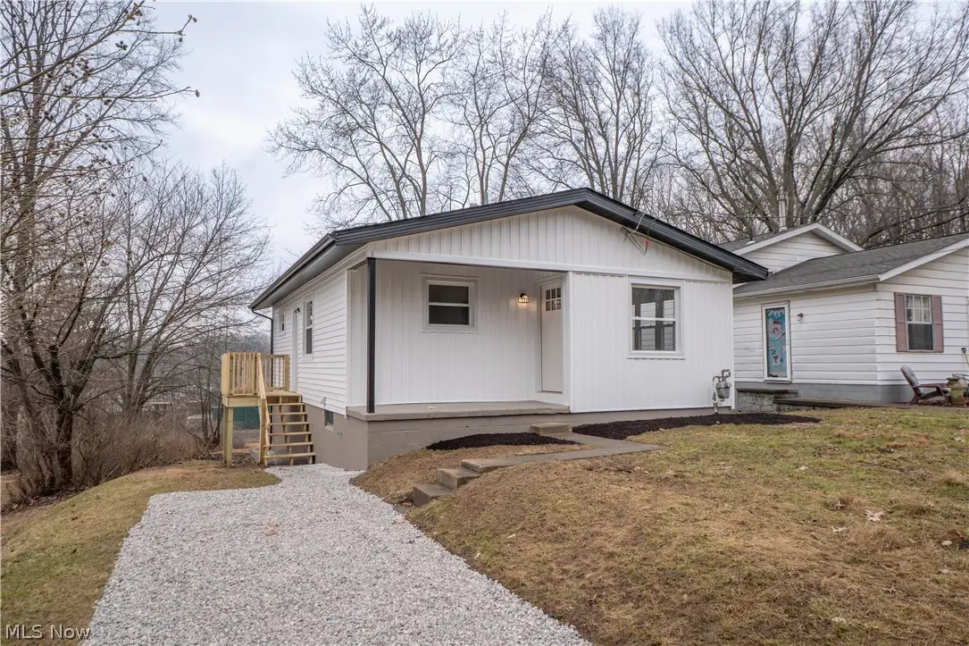 275 20th Se Street, Massillon, OH 44646 - #1