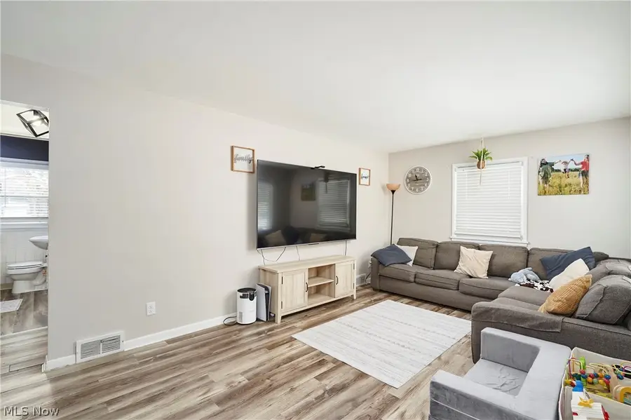 601 Cora Avenue, Akron, OH 44312 - #2