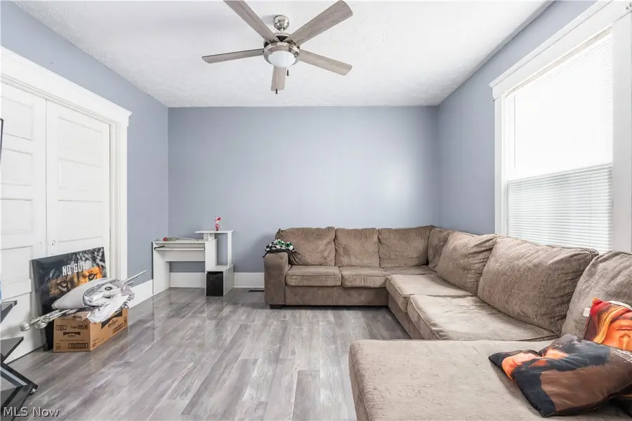 354 Clarendon Nw Avenue, Canton, OH 44708 - #2