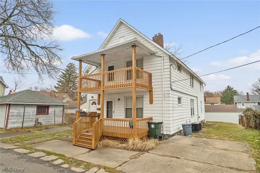 2112 Iris Nw Court, Canton, OH 44709 - #2