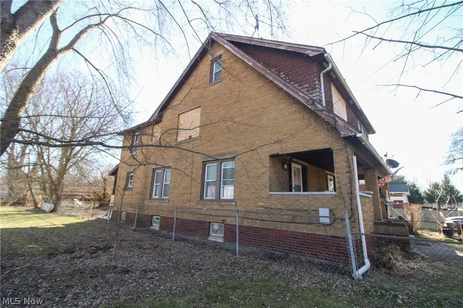 2226 Mahoning Avenue, Warren, OH 44483 - #2