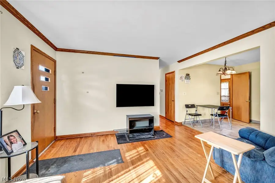 627 Lincoln Avenue, Barberton, OH 44203 - #3