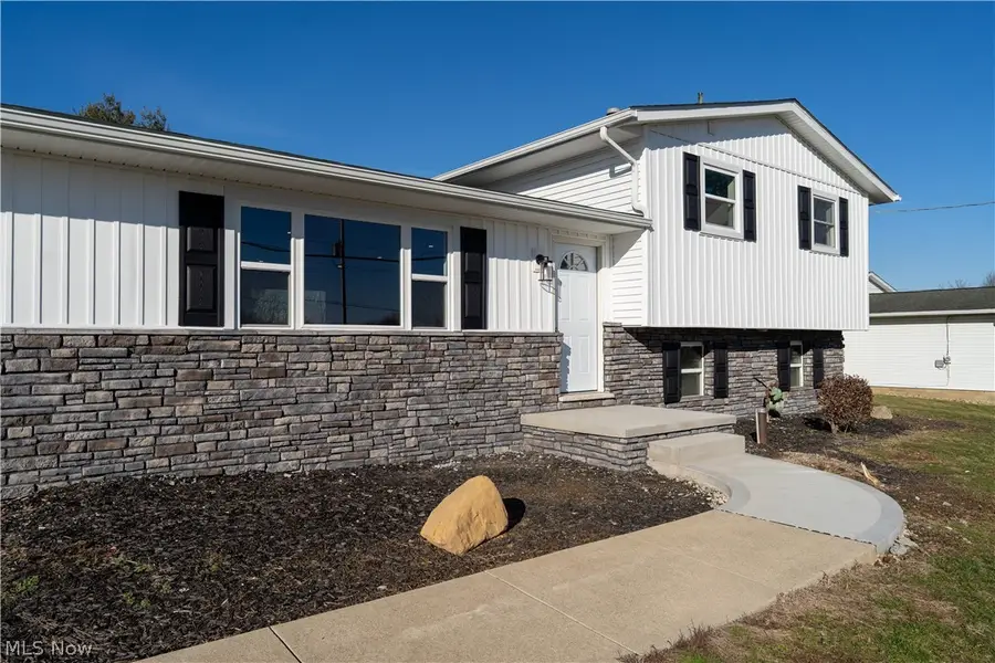 3359 Nimishillen Church Ne Road, Hartville, OH 44632 - #3