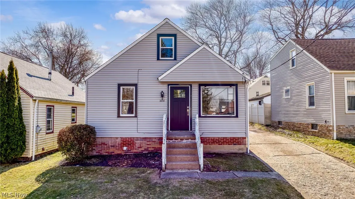 1610 Colonial Ne Boulevard, Canton, OH 44714 - #1