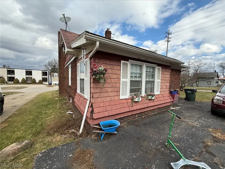 630 Munroe Falls Avenue, Cuyahoga Falls, OH 44221 - #3