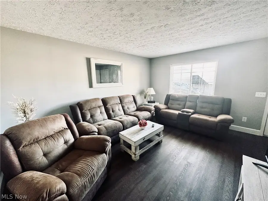 3200 Foxford Court, Lakemore, OH 44312 - #3