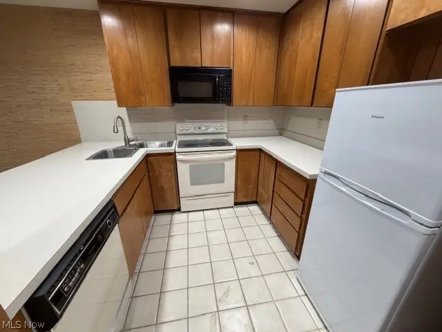 18238 Glencreek Lane, Strongsville, OH 44136 - #2