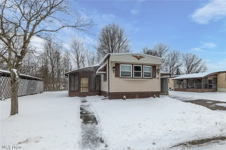 19 Sycamore Street, Olmsted, OH 44138 - #2