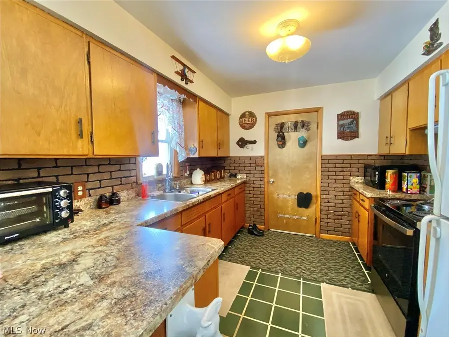 9976 Shepard Road, Macedonia, OH 44056 - #2