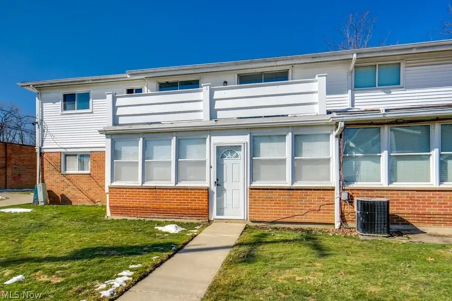 25600 Country Club Boulevard #4, North Olmsted, OH 44070 - #2