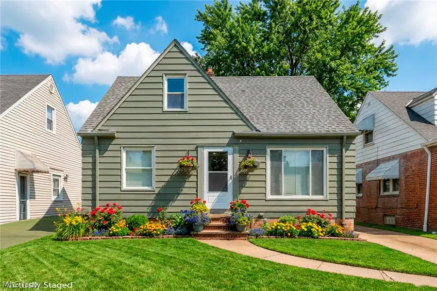 9410 Beech Avenue, Brooklyn, OH 44144 - #2