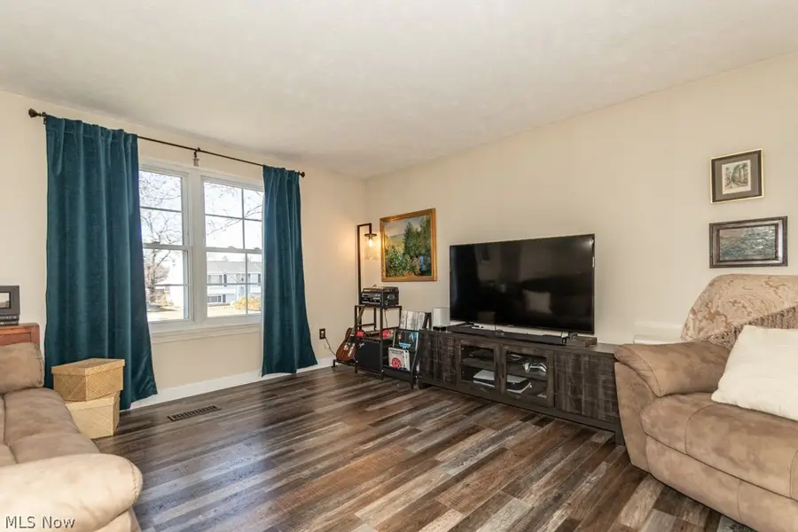 5430 Oak Ridge Drive, Willoughby, OH 44094 - #3