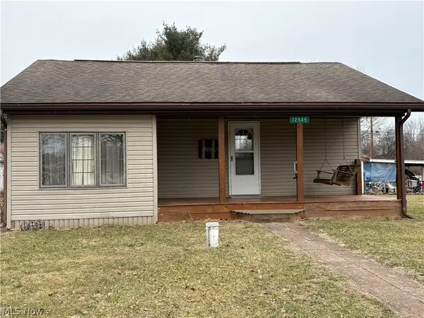 12454 3rd Avenue, Trinway, OH 43842