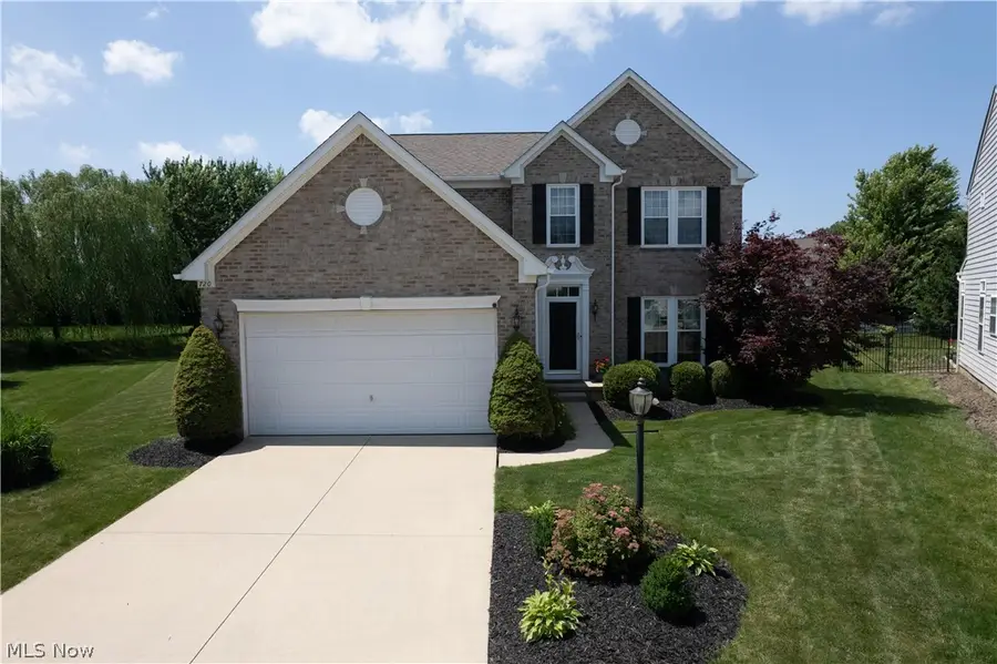 720 Jockeys Circle, Avon Lake, OH 44012 - #2