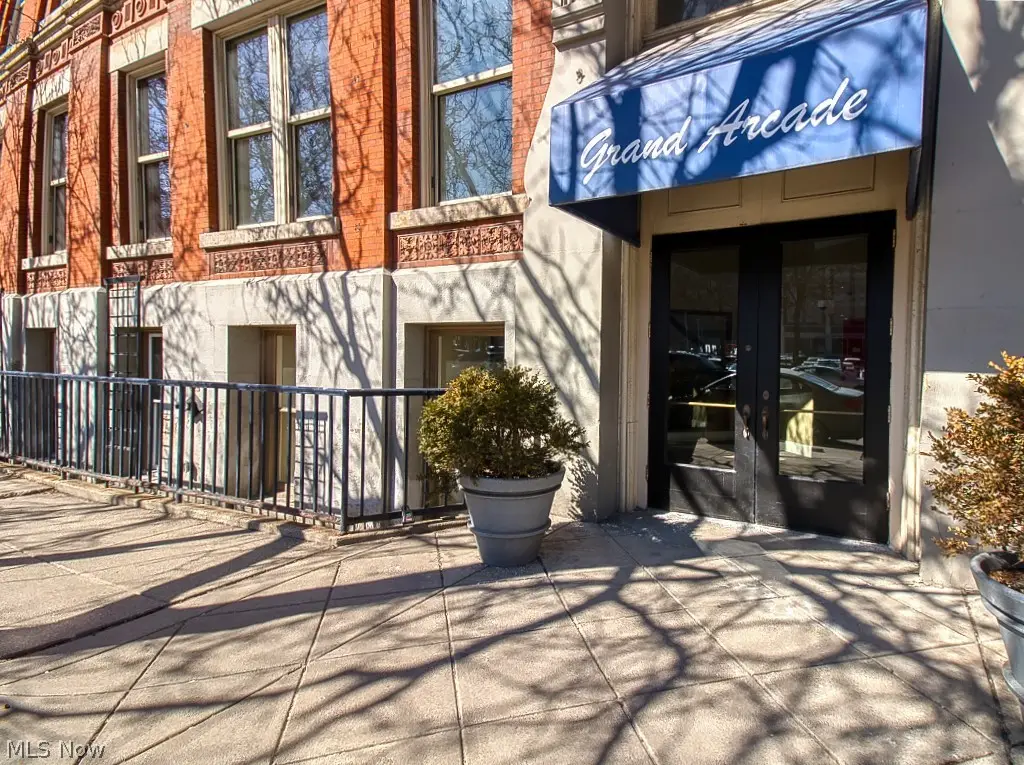 408 W Saint Clair Avenue #223, Cleveland, OH 44113 - #1