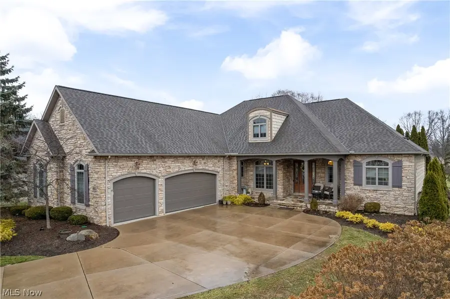 2229 E Park Drive, Uniontown, OH 44685 - #2