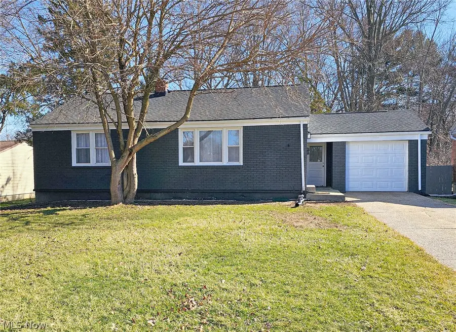 1054 Runge Avenue, Struthers, OH 44471 - #2