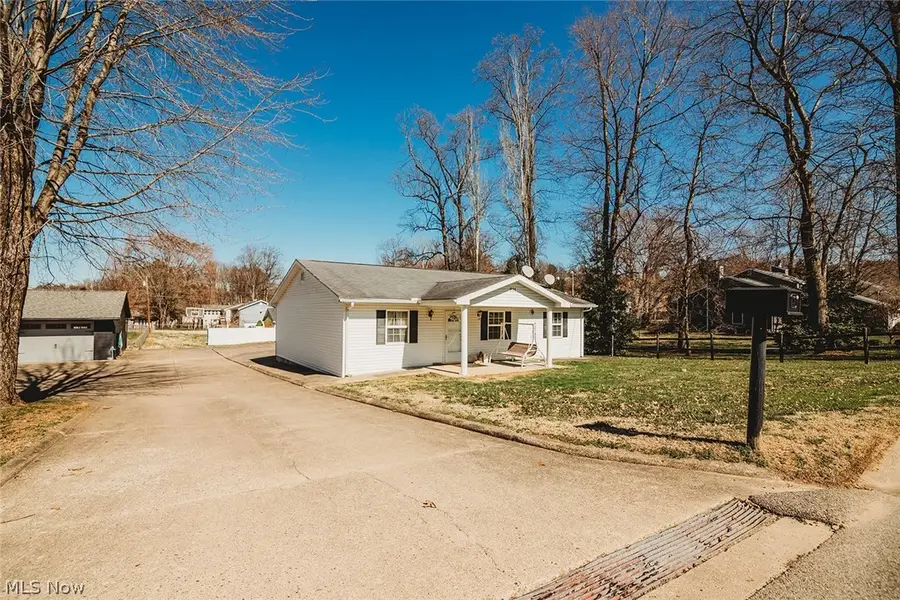 901 56th Street, Vienna, WV 26105 - #2