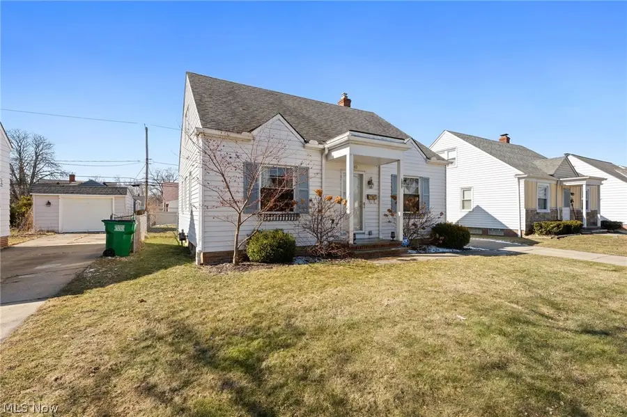 280 E 328th Street, Willowick, OH 44095 - #2