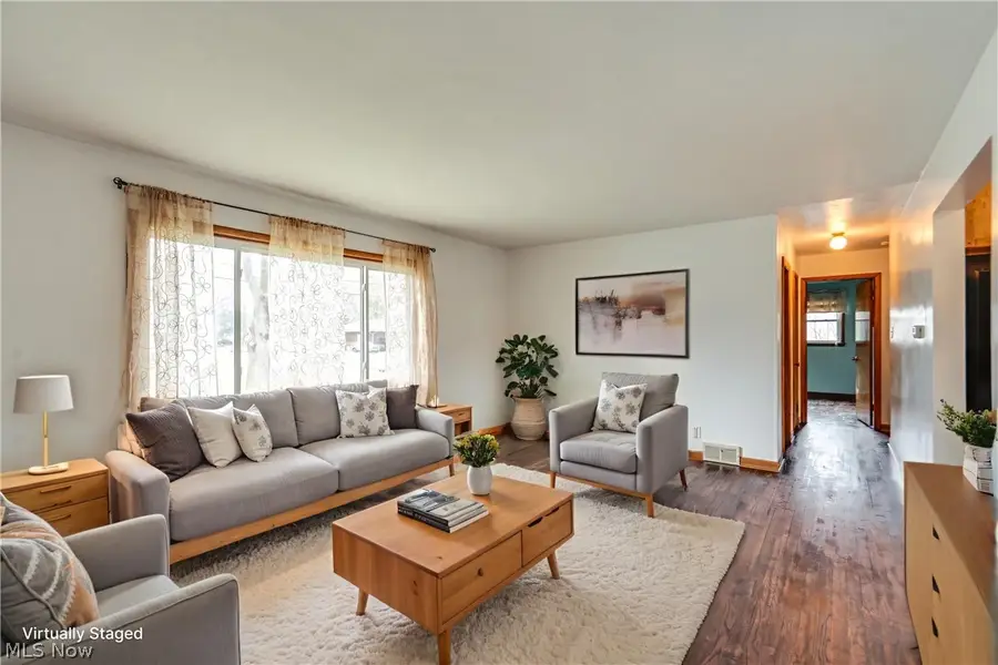 1306 N Plainview Drive, Copley, OH 44321 - #2