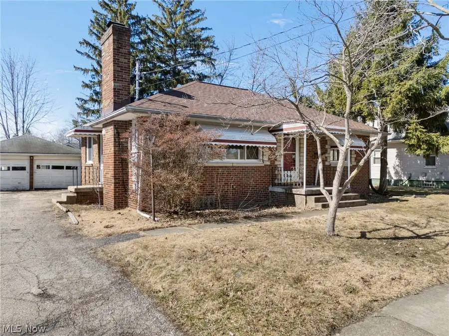 2340 10th Street, Cuyahoga Falls, OH 44221 - #2