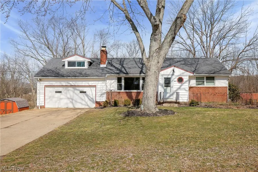 8861 Gladys Nw Street, Massillon, OH 44646 - #2