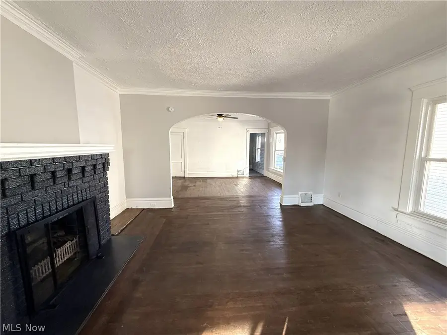 295 Grove Street, Akron, OH 44302 - #2