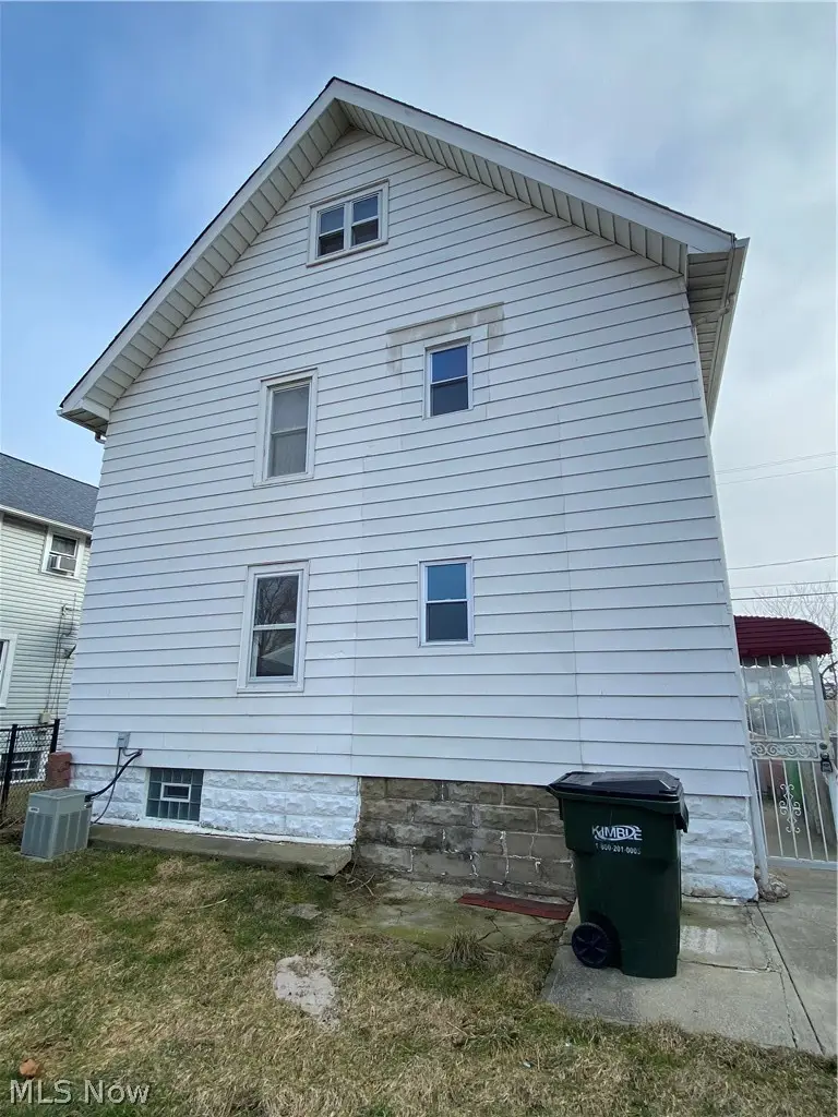 18627 Abby Avenue, Euclid, OH 44119 - #3