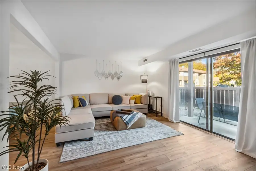 11045 Lake Avenue #18, Cleveland, OH 44102 - #3