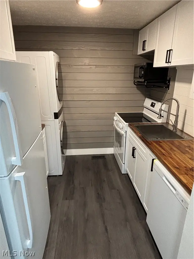 216 Moore Road #3J, Avon Lake, OH 44012 - #2