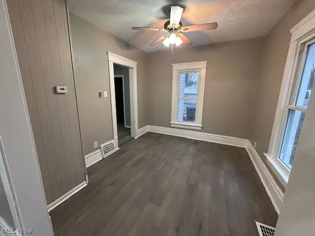 483 Douglas Street, Akron, OH 44307 - #3