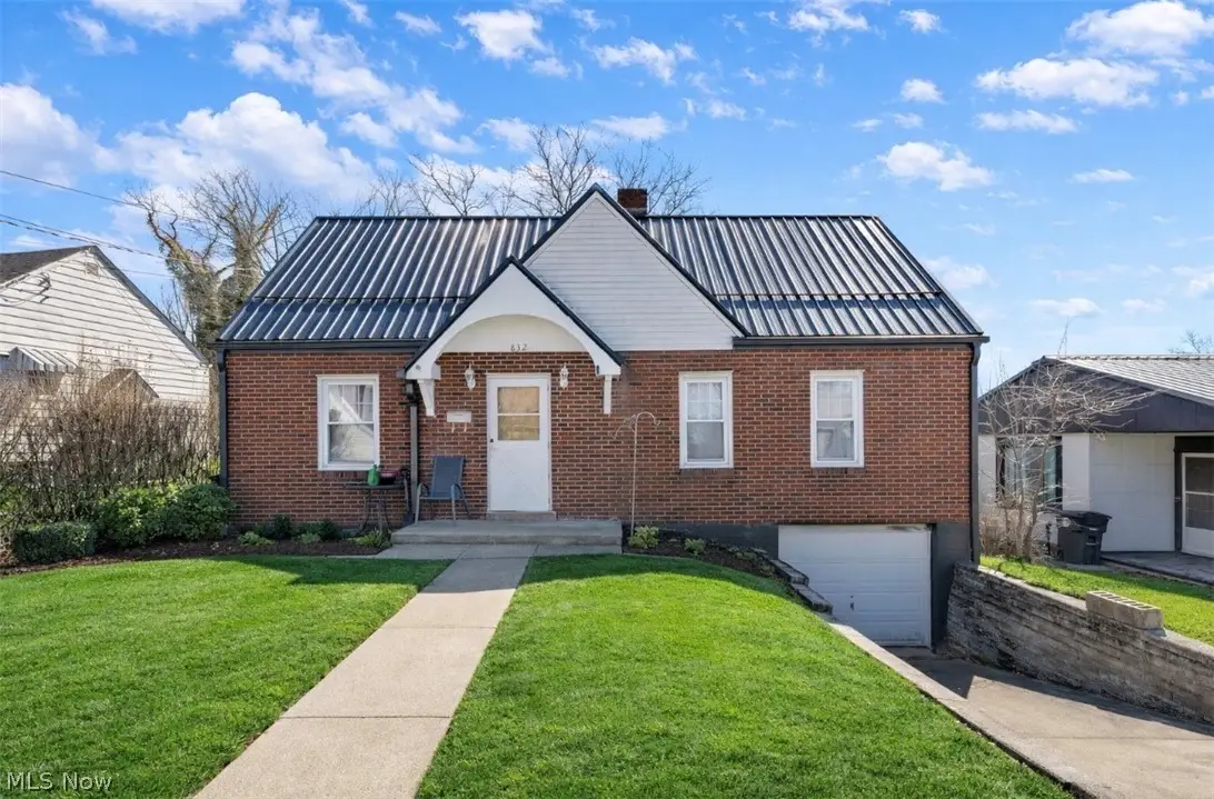 832 Buena Vista Boulevard, Steubenville, OH 43952 - #1