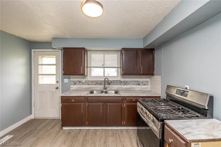 211 Brace Avenue, Elyria, OH 44035 - #3