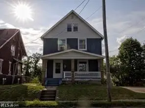 1417 Harrisburg Ne Road, Canton, OH 44705