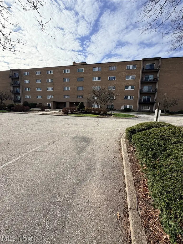 20333 Detroit Road, Rocky River, OH 44116 - #2