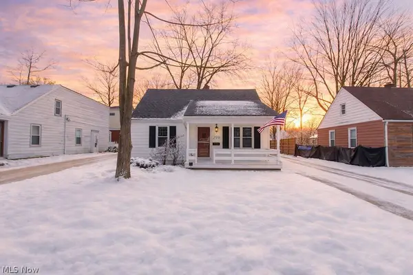 299 Inwood Boulevard, Avon Lake, OH 44012