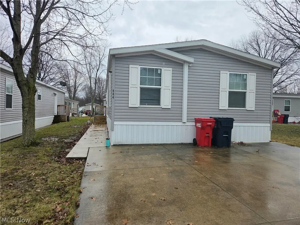 444 Westwoods, Amherst, OH 44001 - #1