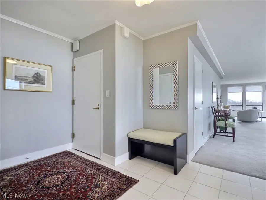 1 Bratenahl Place #1009, Bratenahl, OH 44108 - #2