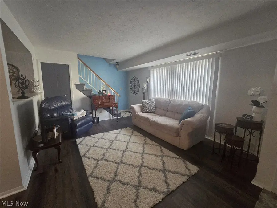 3023 Ivy Hill Circle #D, Cortland, OH 44410 - #3