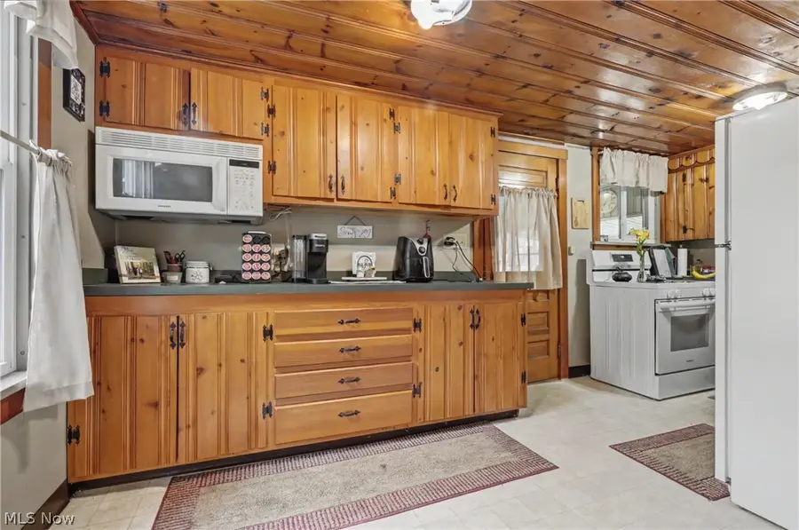 18280 5th Street, Beloit, OH 44609 - #3