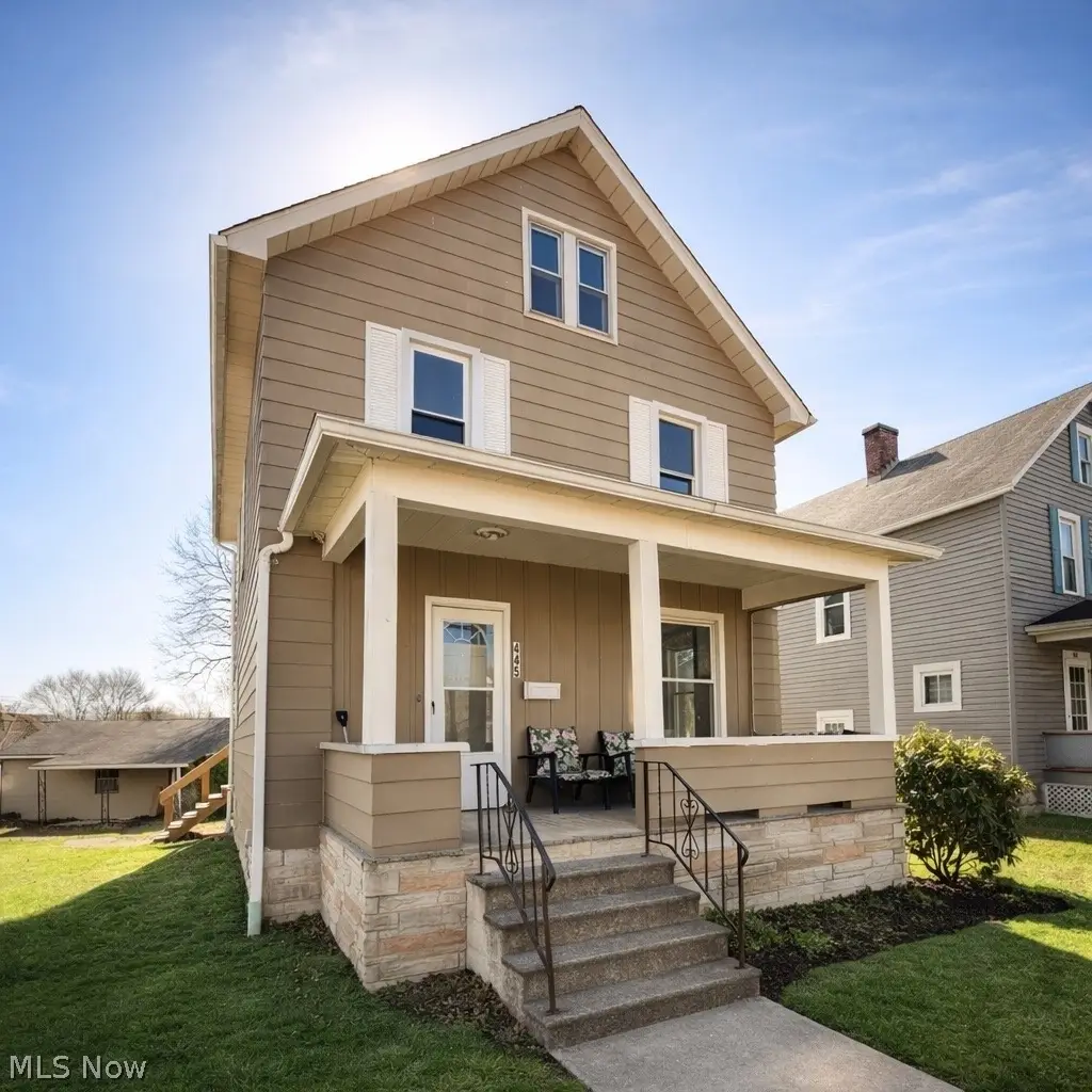 445 W Martin Street, East Palestine, OH 44413 - #1