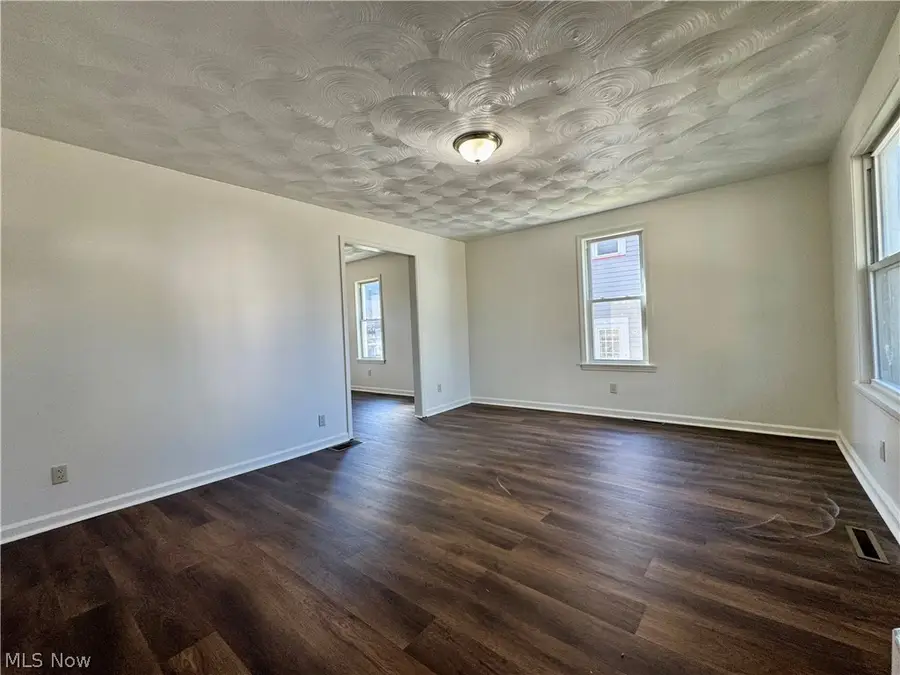 445 W Martin Street, East Palestine, OH 44413 - #3