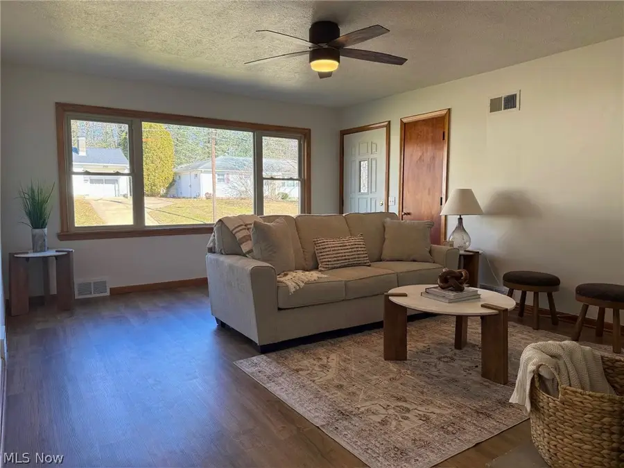 2903 Poplar Nw Street, Massillon, OH 44646 - #3