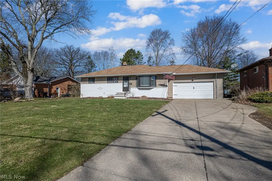 8320 Craigleigh Drive, Parma, OH 44129 - #2